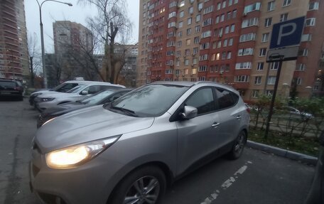 Hyundai ix35 I рестайлинг, 2012 год, 999 999 рублей, 4 фотография