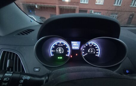 Hyundai ix35 I рестайлинг, 2012 год, 999 999 рублей, 7 фотография