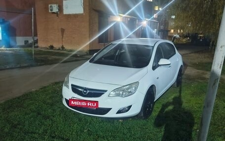Opel Astra J, 2011 год, 800 000 рублей, 3 фотография