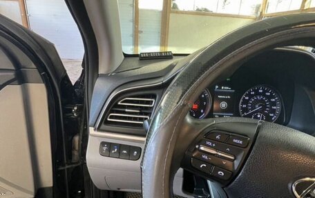 Hyundai Elantra VI рестайлинг, 2019 год, 1 750 000 рублей, 7 фотография