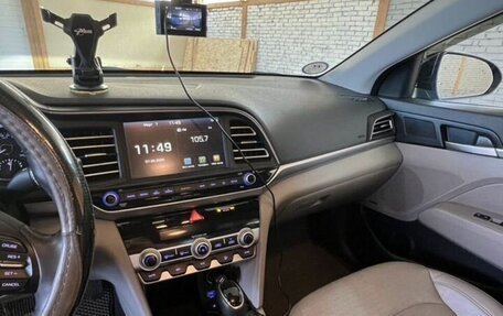 Hyundai Elantra VI рестайлинг, 2019 год, 1 750 000 рублей, 5 фотография