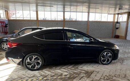 Hyundai Elantra VI рестайлинг, 2019 год, 1 750 000 рублей, 12 фотография