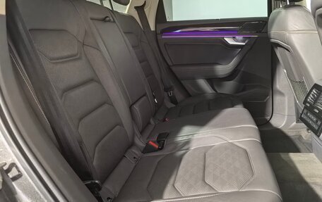 Volkswagen Touareg III, 2018 год, 4 990 000 рублей, 15 фотография