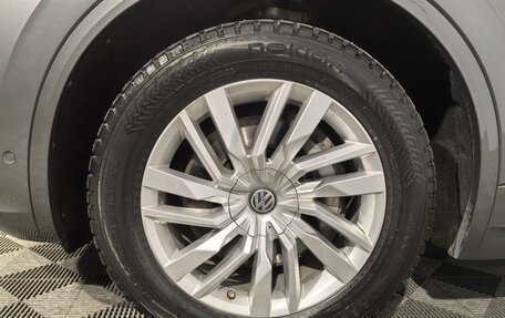 Volkswagen Touareg III, 2018 год, 4 990 000 рублей, 7 фотография