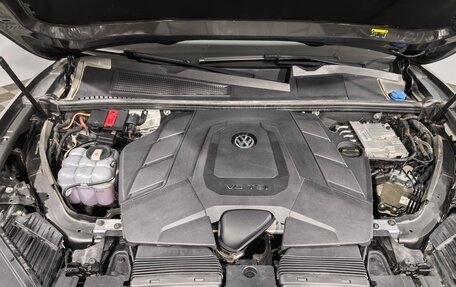 Volkswagen Touareg III, 2018 год, 4 990 000 рублей, 10 фотография