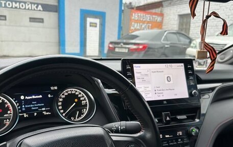 Toyota Camry, 2021 год, 3 700 000 рублей, 13 фотография