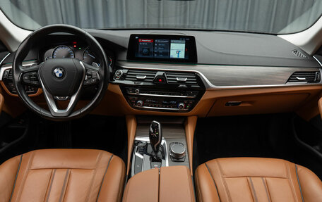 BMW 5 серия, 2019 год, 3 640 000 рублей, 10 фотография