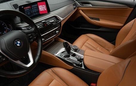 BMW 5 серия, 2019 год, 3 640 000 рублей, 17 фотография