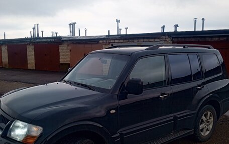 Mitsubishi Pajero III рестайлинг, 2005 год, 630 000 рублей, 2 фотография