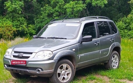 Chevrolet Niva I рестайлинг, 2010 год, 450 000 рублей, 1 фотография