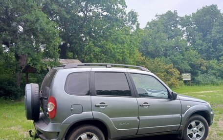 Chevrolet Niva I рестайлинг, 2010 год, 450 000 рублей, 2 фотография