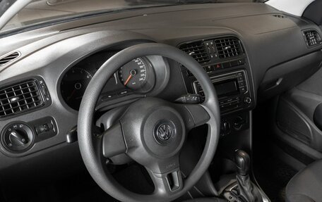 Volkswagen Polo VI (EU Market), 2013 год, 1 045 000 рублей, 3 фотография