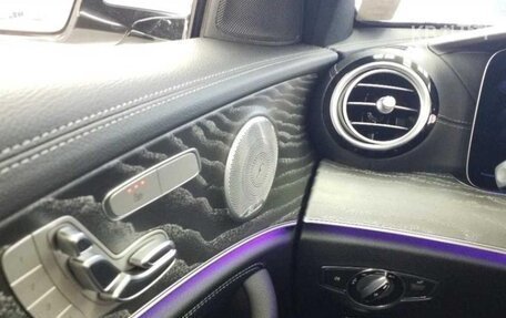 Mercedes-Benz E-Класс, 2021 год, 3 670 000 рублей, 5 фотография