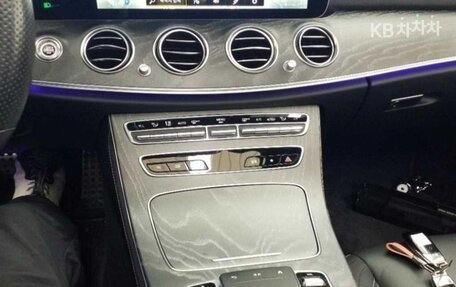 Mercedes-Benz E-Класс, 2021 год, 3 670 000 рублей, 4 фотография