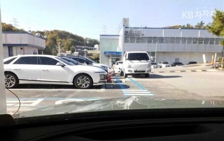 Mercedes-Benz E-Класс, 2021 год, 3 670 000 рублей, 10 фотография