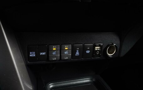 Toyota RAV4, 2019 год, 2 450 000 рублей, 21 фотография