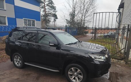 Toyota Land Cruiser Prado 150 рестайлинг 2, 2021 год, 7 500 000 рублей, 5 фотография