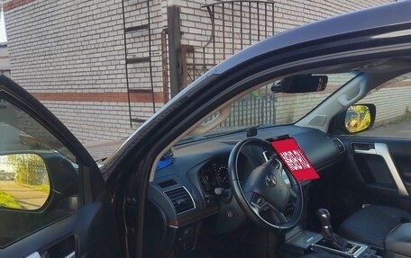 Toyota Land Cruiser Prado 150 рестайлинг 2, 2021 год, 7 500 000 рублей, 12 фотография