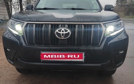 Toyota Land Cruiser Prado 150 рестайлинг 2, 2021 год, 7 500 000 рублей, 2 фотография