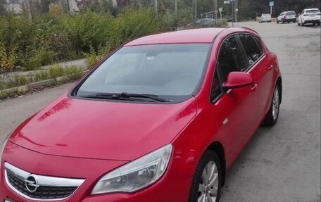 Opel Astra J, 2011 год, 720 000 рублей, 1 фотография