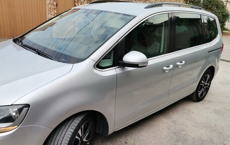 Volkswagen Sharan II, 2012 год, 1 930 000 рублей, 3 фотография