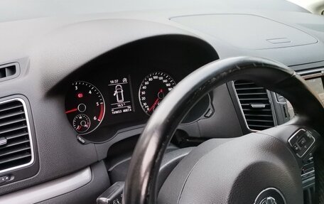 Volkswagen Sharan II, 2012 год, 1 930 000 рублей, 7 фотография