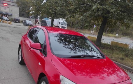 Opel Astra J, 2011 год, 720 000 рублей, 2 фотография