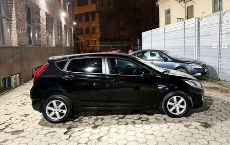 Hyundai Solaris II рестайлинг, 2011 год, 640 000 рублей, 3 фотография