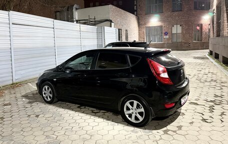 Hyundai Solaris II рестайлинг, 2011 год, 640 000 рублей, 6 фотография