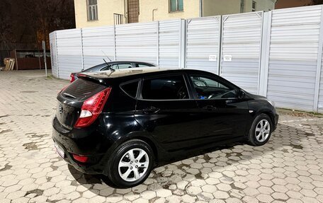 Hyundai Solaris II рестайлинг, 2011 год, 640 000 рублей, 5 фотография