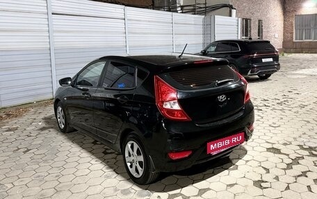 Hyundai Solaris II рестайлинг, 2011 год, 640 000 рублей, 8 фотография