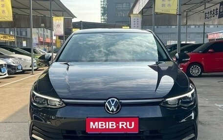 Volkswagen Golf VIII, 2021 год, 1 718 605 рублей, 1 фотография