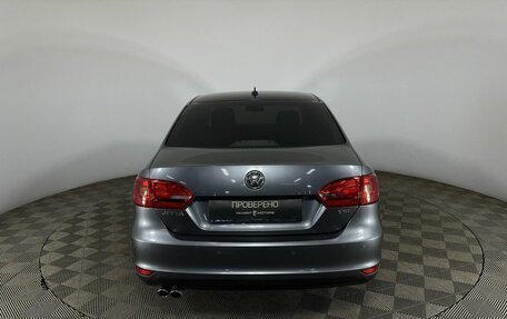 Volkswagen Jetta VI, 2011 год, 900 000 рублей, 3 фотография