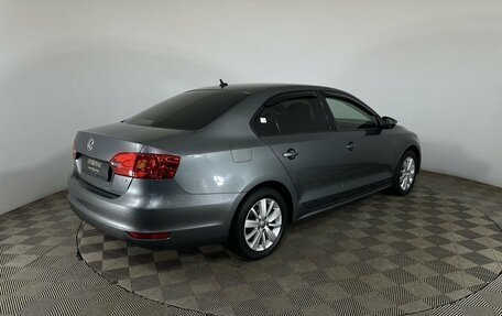 Volkswagen Jetta VI, 2011 год, 900 000 рублей, 6 фотография