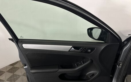 Volkswagen Jetta VI, 2011 год, 900 000 рублей, 8 фотография