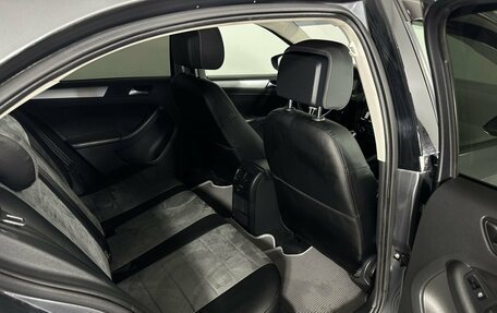 Volkswagen Jetta VI, 2011 год, 900 000 рублей, 16 фотография