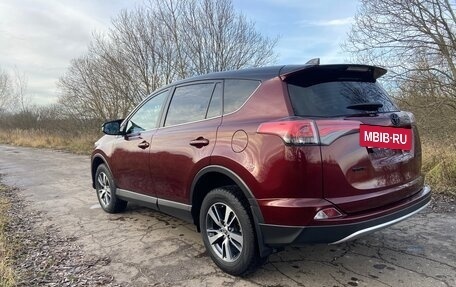 Toyota RAV4, 2018 год, 2 600 000 рублей, 5 фотография