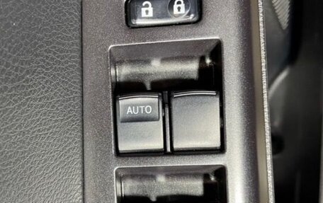 Toyota RAV4, 2018 год, 2 600 000 рублей, 21 фотография