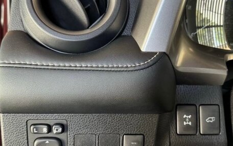 Toyota RAV4, 2018 год, 2 600 000 рублей, 22 фотография