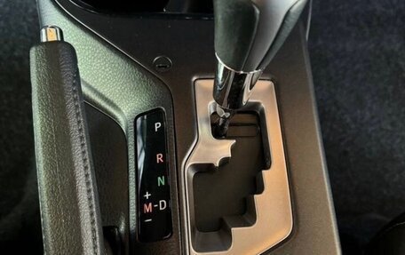 Toyota RAV4, 2018 год, 2 600 000 рублей, 23 фотография