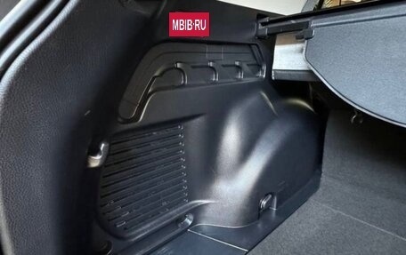 Toyota RAV4, 2018 год, 2 600 000 рублей, 31 фотография