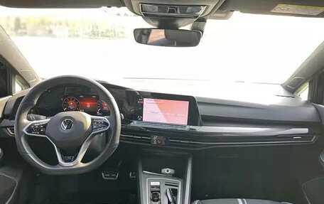 Volkswagen Golf VIII, 2022 год, 1 693 555 рублей, 8 фотография