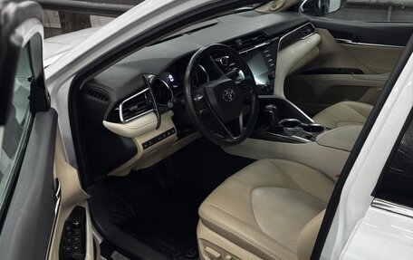 Toyota Camry, 2018 год, 3 300 000 рублей, 14 фотография