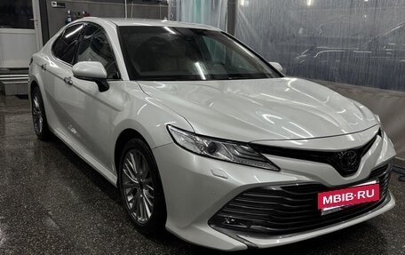 Toyota Camry, 2018 год, 3 300 000 рублей, 3 фотография