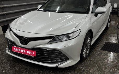Toyota Camry, 2018 год, 3 300 000 рублей, 4 фотография