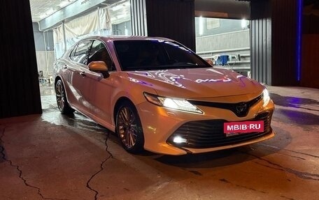 Toyota Camry, 2018 год, 3 300 000 рублей, 6 фотография