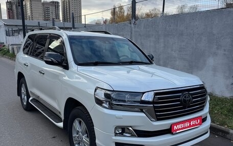 Toyota Land Cruiser 200, 2018 год, 9 300 000 рублей, 2 фотография