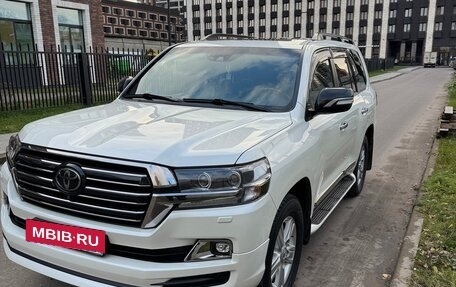 Toyota Land Cruiser 200, 2018 год, 9 300 000 рублей, 3 фотография