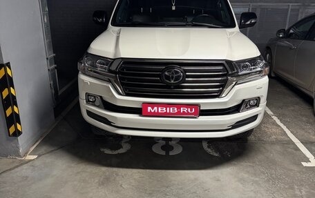 Toyota Land Cruiser 200, 2018 год, 9 300 000 рублей, 22 фотография