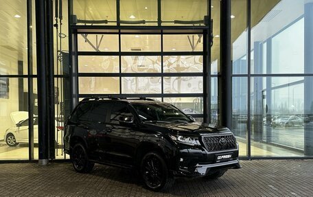 Toyota Land Cruiser Prado 150 рестайлинг 2, 2018 год, 5 290 000 рублей, 1 фотография